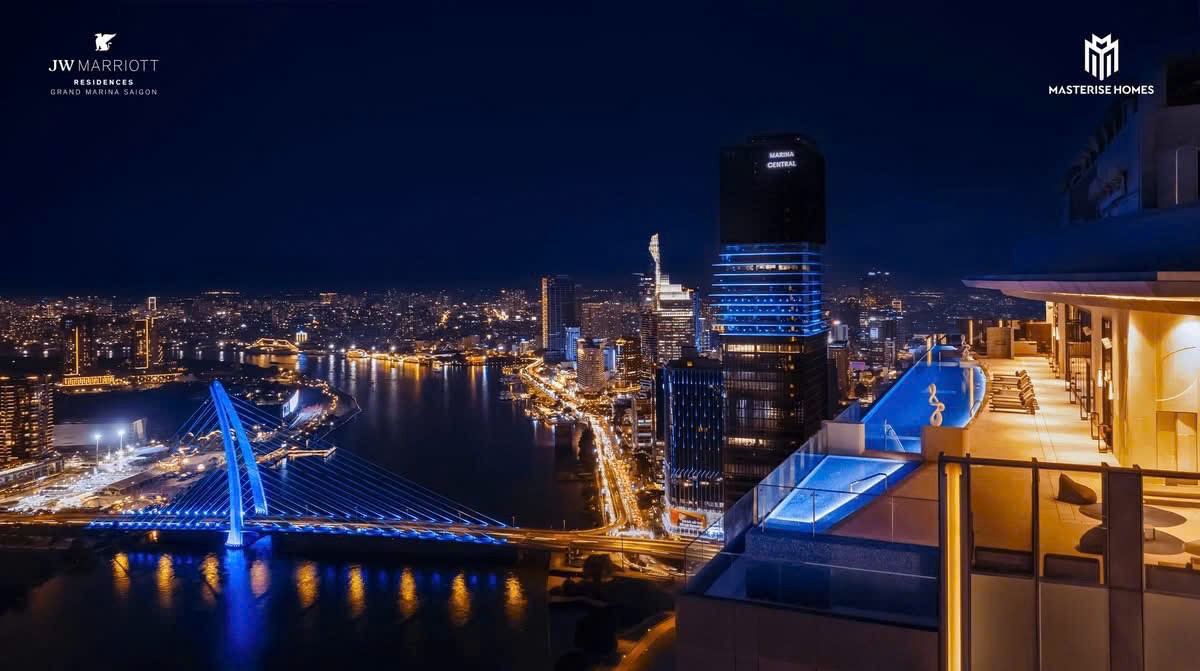 Toàn cảnh trung tâm TP.HCM về đêm nhìn từ JW Marriott Residences